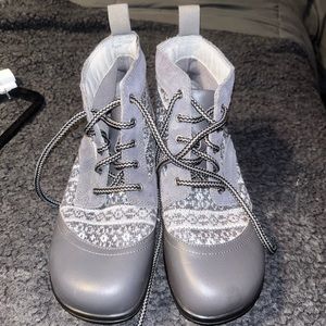 Super cute, super warm boots